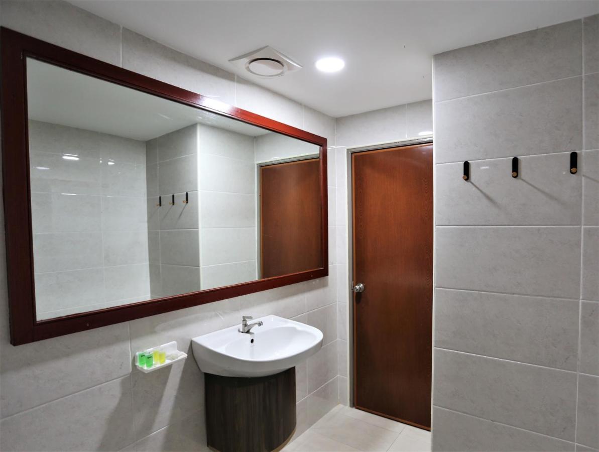 La Isra At Kuala Lumpur Hotel Exterior photo